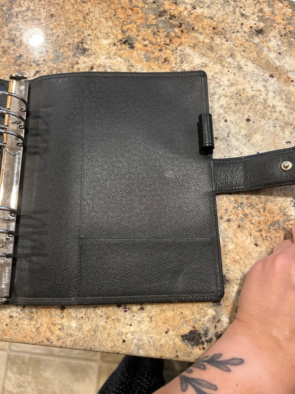 Louis Vuitton Classic Black Wallet - Picture 6 of 11